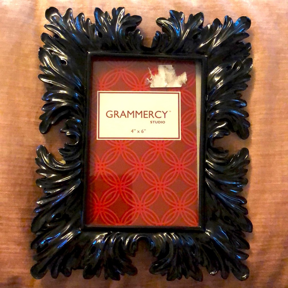 Set of 2 picture frames Black gloss dramatic 4x6 in size